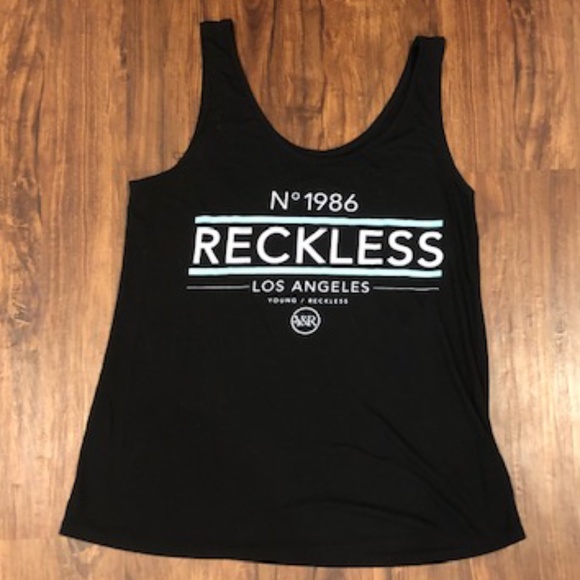 Small YOUNG & RECKLESS black tank top - Picture 1 of 4
